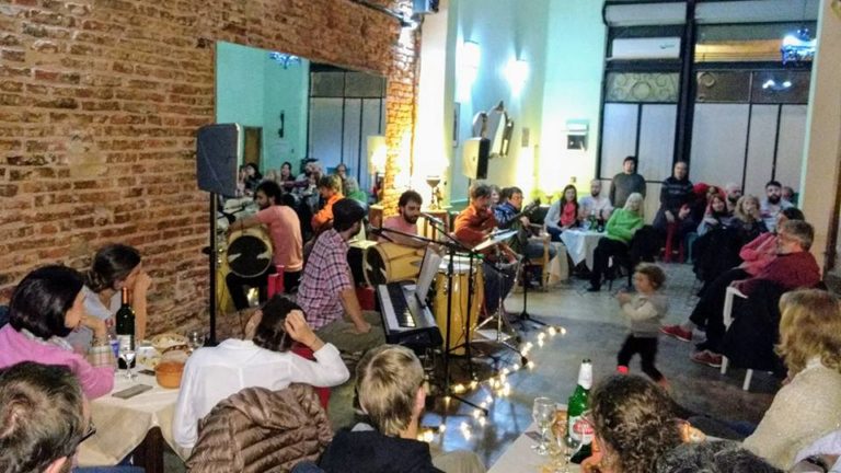 La fiesta de T&F con el trío «Vamo´arriba»