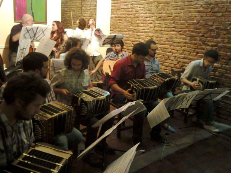 Orquesta Escuela Goñi, con el bandoneon de Quique