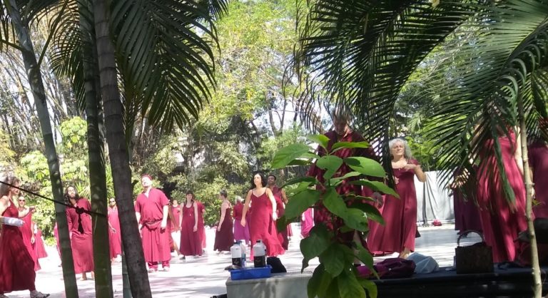 Osho, Budha el Zorba.